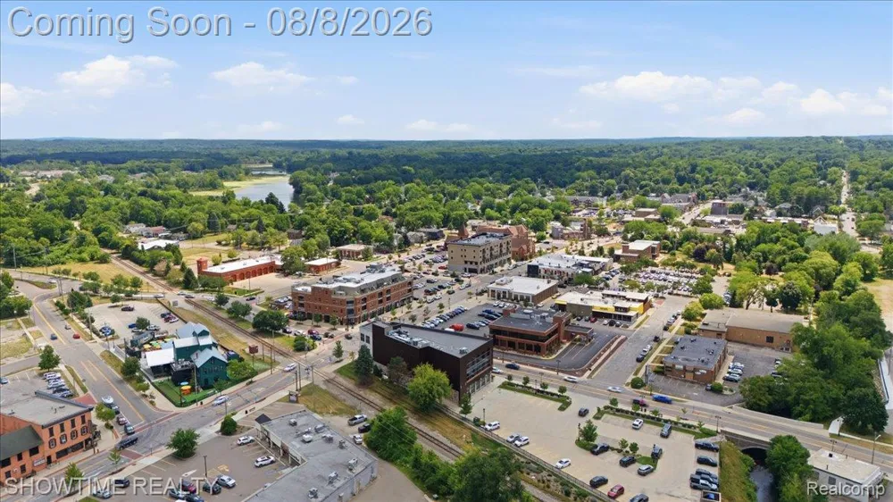 826 Eagle Drive Fenton City, MI 48430