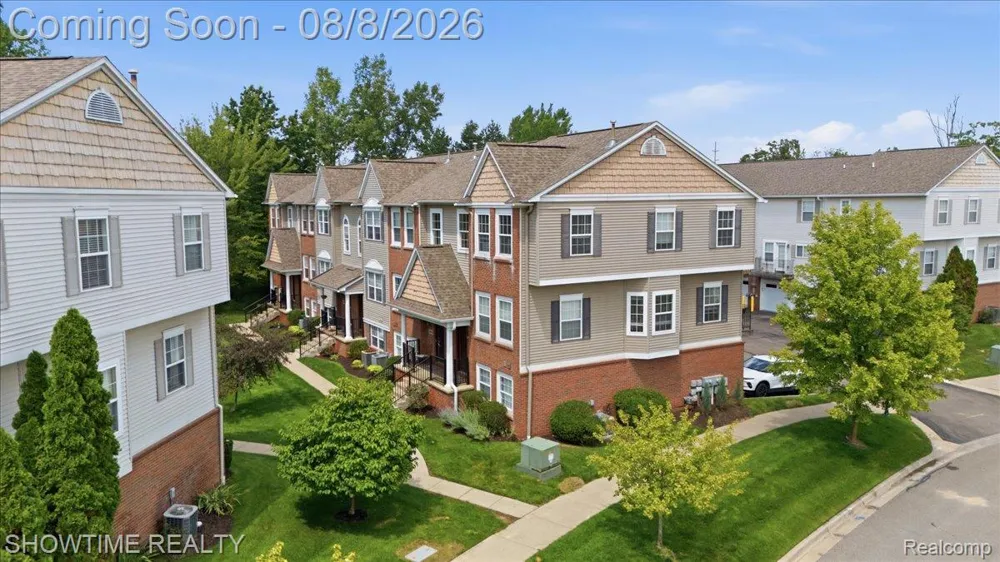 826 Eagle Drive Fenton City, MI 48430