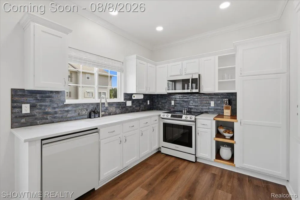 826 Eagle Drive Fenton City, MI 48430