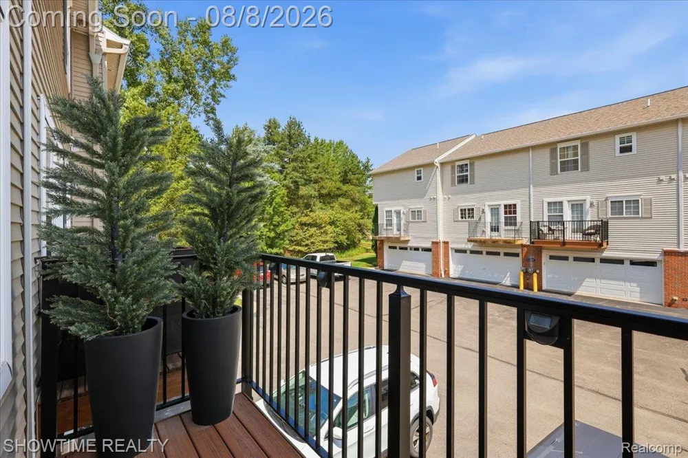 826 Eagle Drive Fenton City, MI 48430