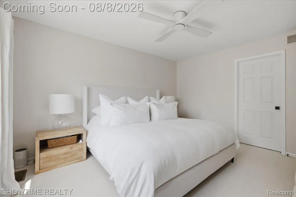 826 Eagle Drive Fenton City, MI 48430