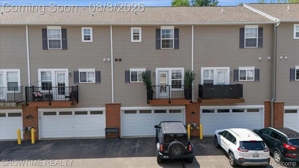 826 Eagle Drive Fenton City, MI 48430