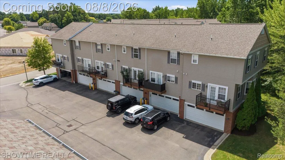 826 Eagle Drive Fenton City, MI 48430