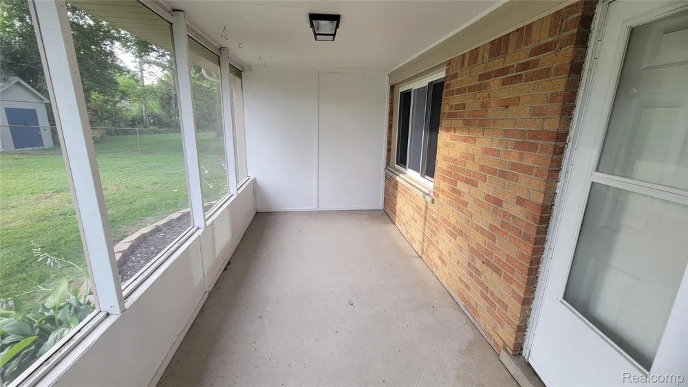 45437 Hecker Drive Utica City, MI 48317