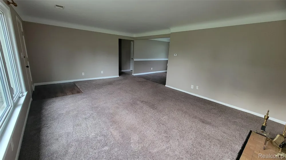 45437 Hecker Drive Utica City, MI 48317