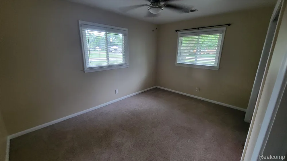 45437 Hecker Drive Utica City, MI 48317