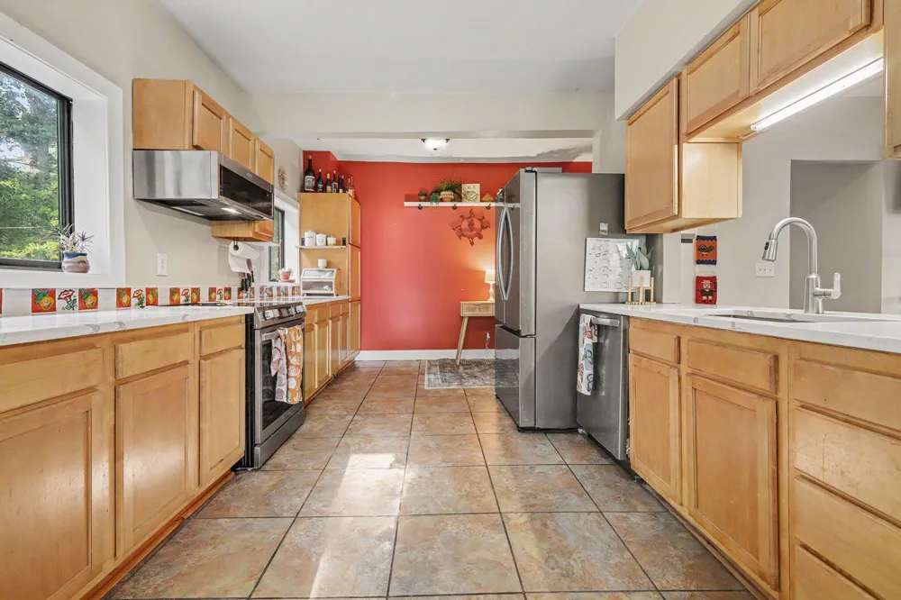2067 Riverbank Avenue NE Plainfield Charter Township, MI 49525
