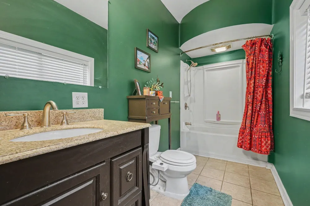 2067 Riverbank Avenue NE Plainfield Charter Township, MI 49525