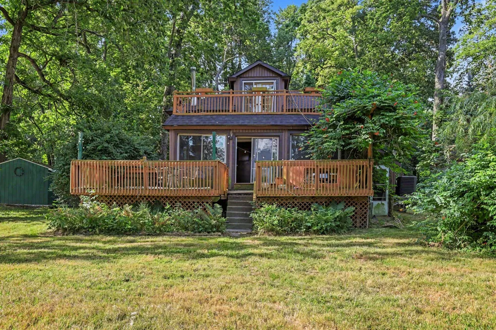 2067 Riverbank Avenue NE Plainfield Charter Township, MI 49525