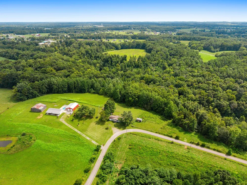 411 Purtle Rd Lafayette, TN 37083