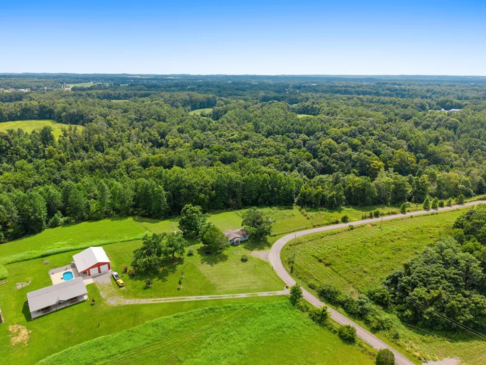 411 Purtle Rd Lafayette, TN 37083