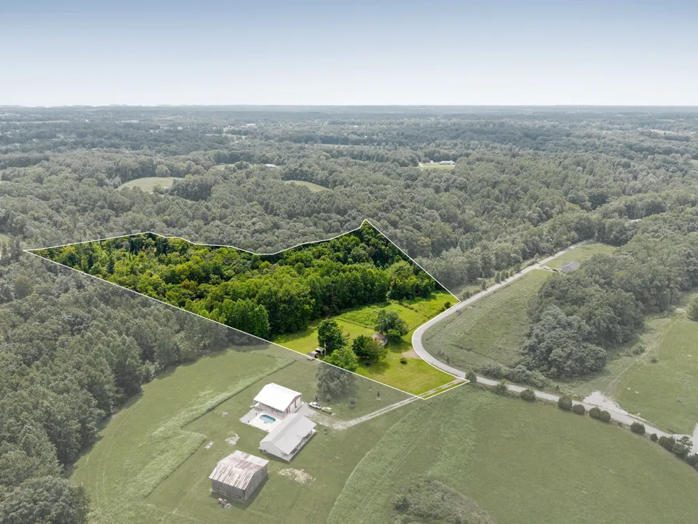 411 Purtle Rd Lafayette, TN 37083