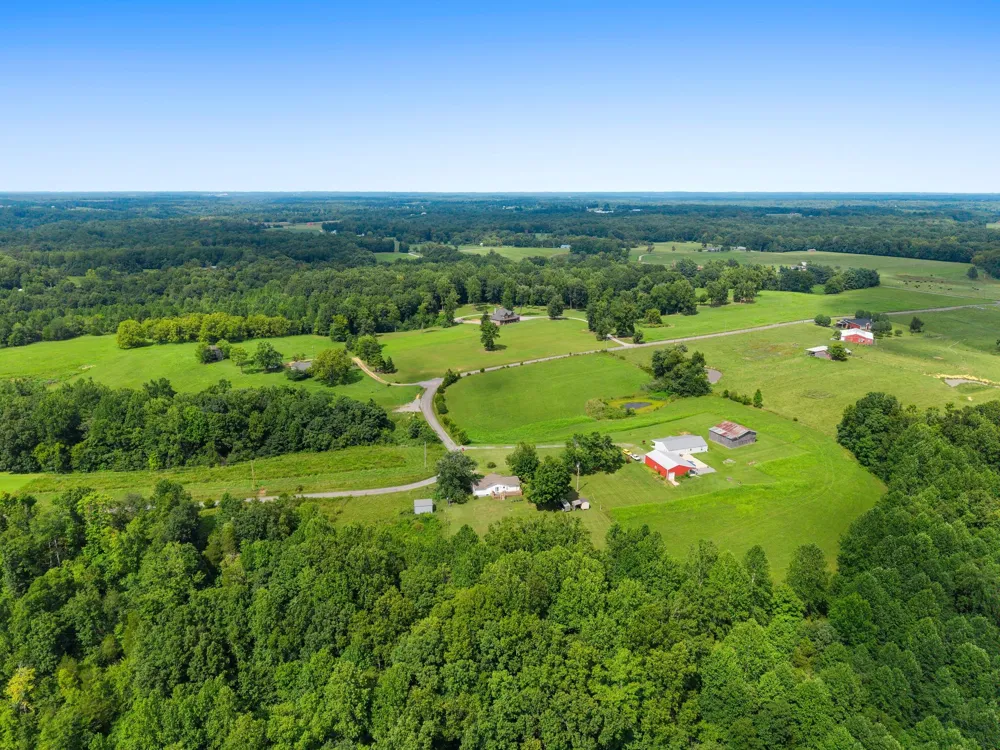 411 Purtle Rd Lafayette, TN 37083