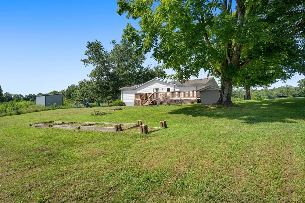 411 Purtle Rd Lafayette, TN 37083