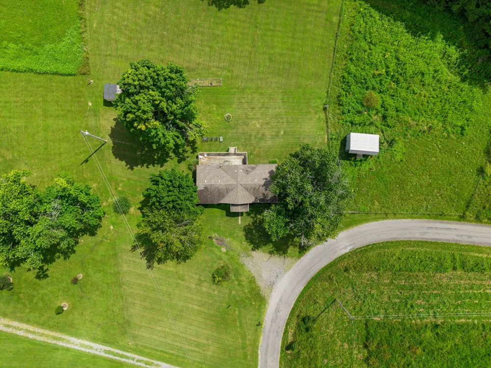 411 Purtle Rd Lafayette, TN 37083