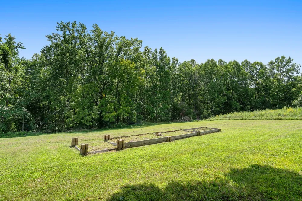 411 Purtle Rd Lafayette, TN 37083