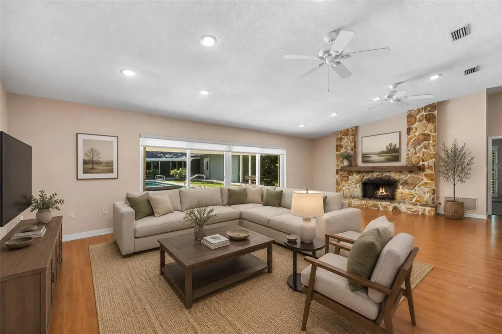 2162 LONG BOW LANE Clearwater, FL 33764