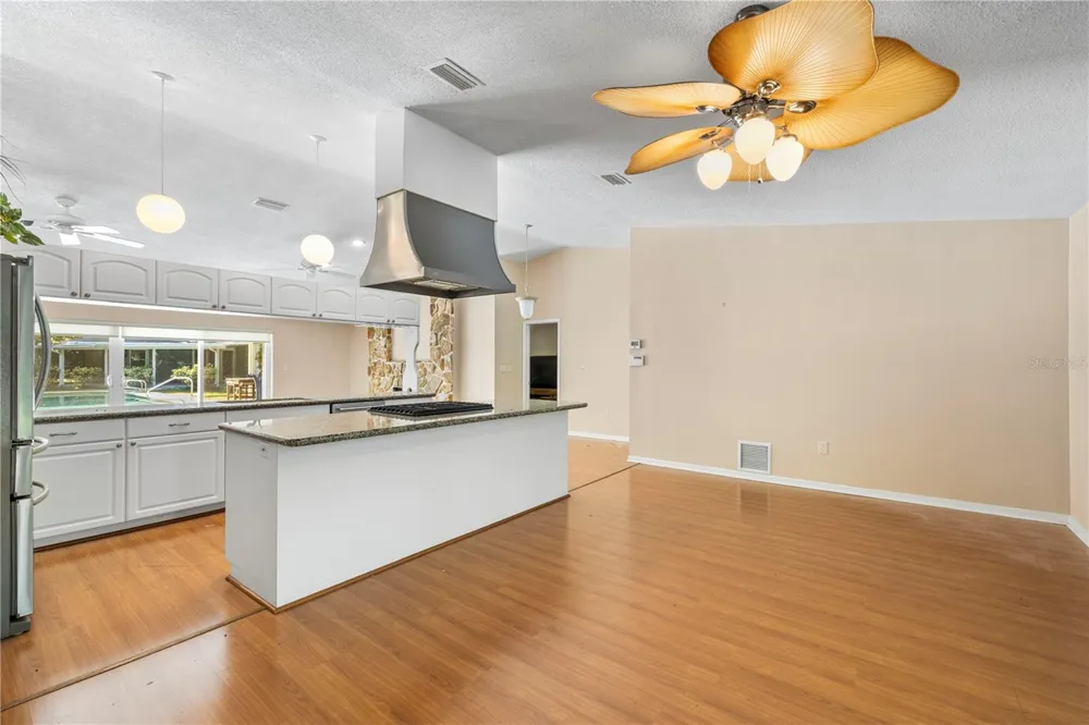 2162 LONG BOW LANE Clearwater, FL 33764