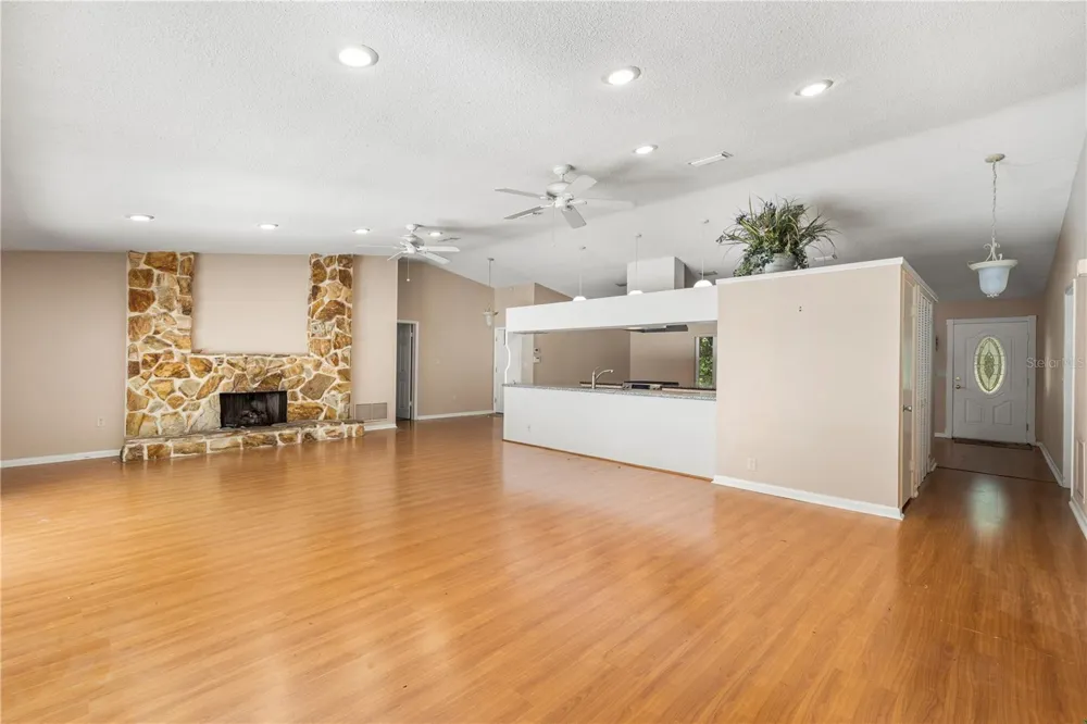 2162 LONG BOW LANE Clearwater, FL 33764