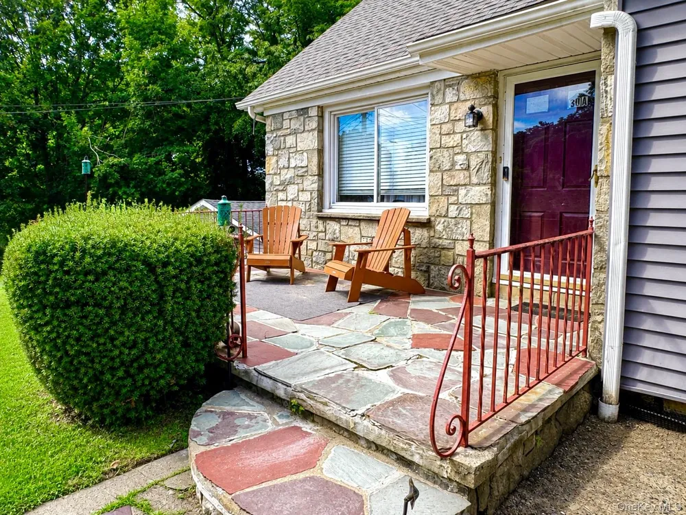 30 Lakeview Terrace Mahopac, NY 10541
