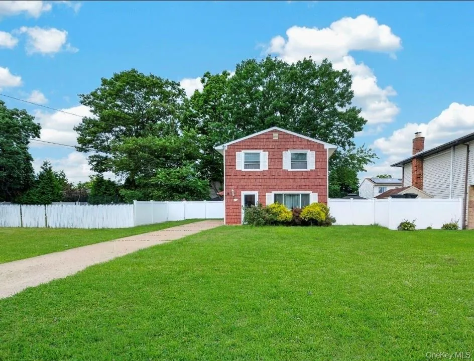 60 Lincoln Avenue Deer Park, NY 11729