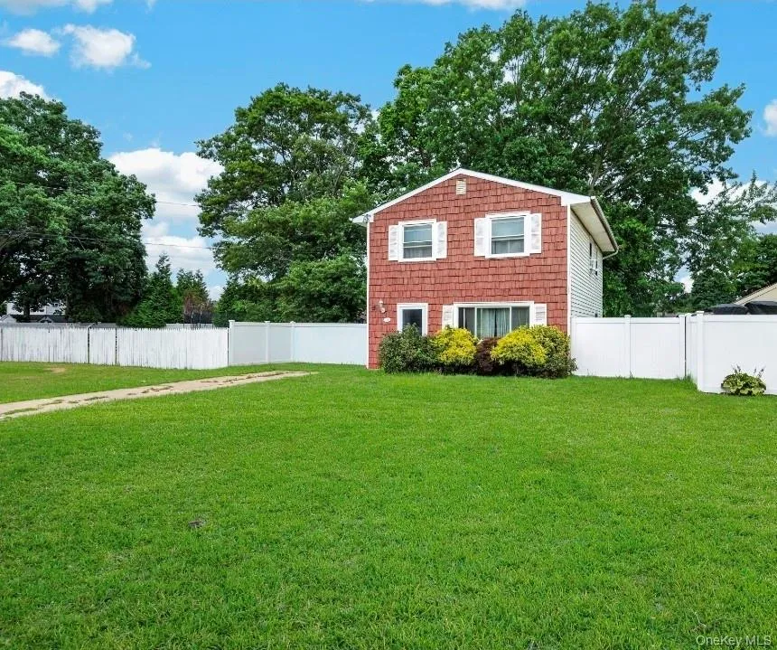 60 Lincoln Avenue Deer Park, NY 11729