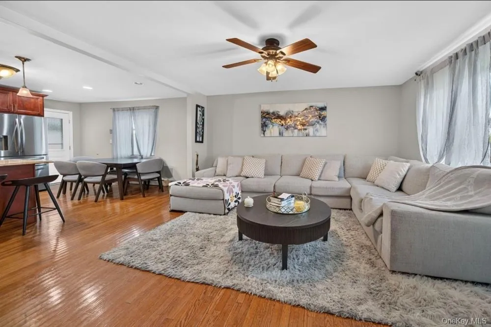 60 Lincoln Avenue Deer Park, NY 11729