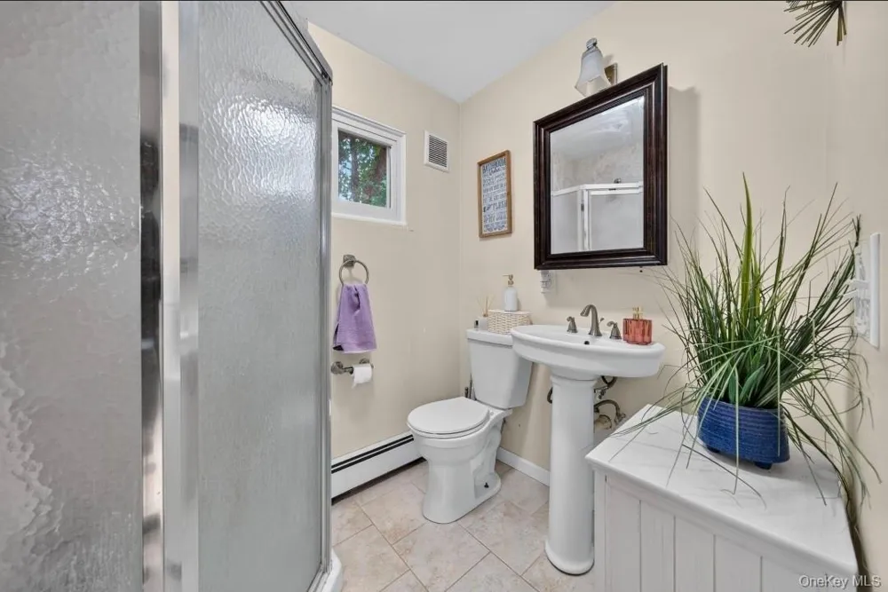 60 Lincoln Avenue Deer Park, NY 11729