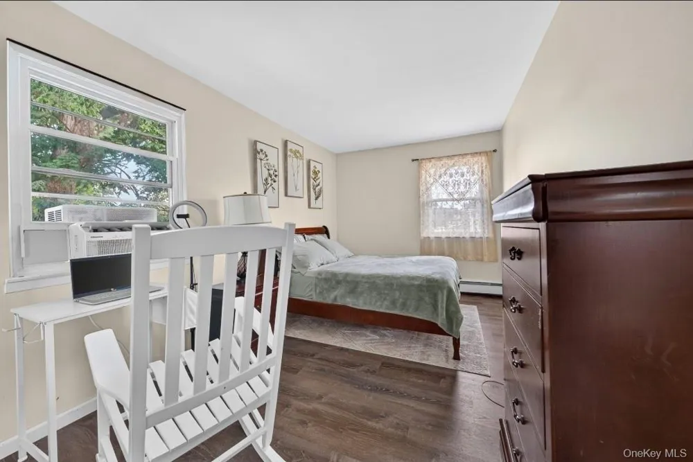 60 Lincoln Avenue Deer Park, NY 11729