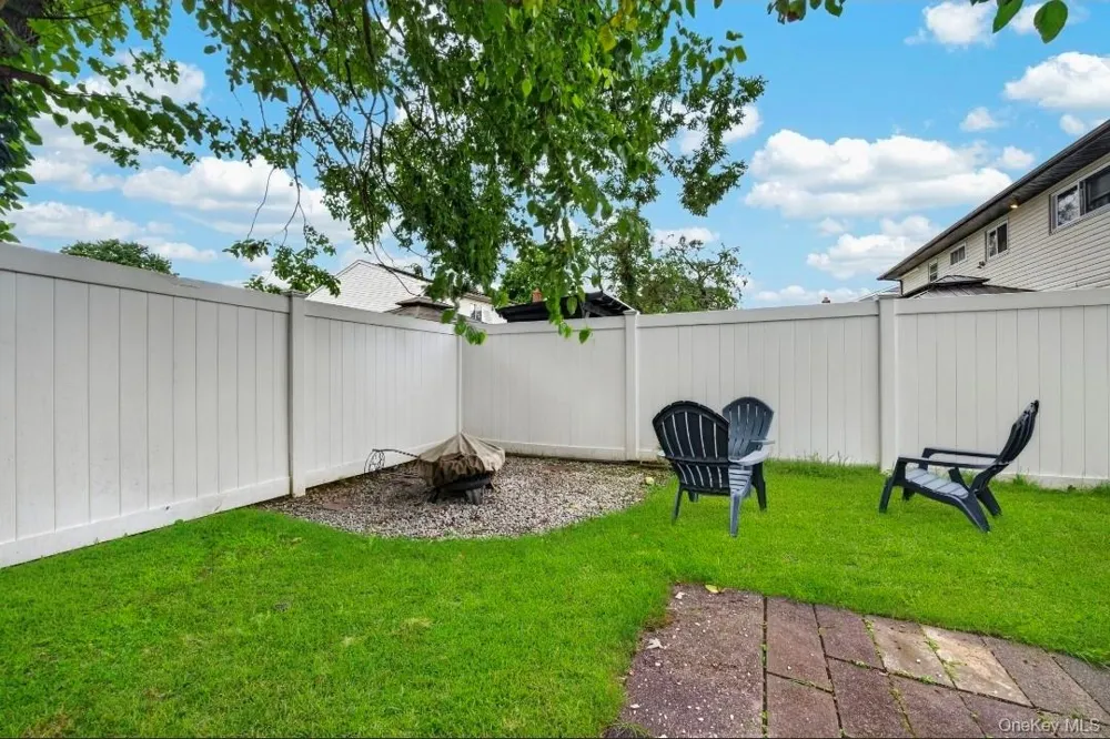 60 Lincoln Avenue Deer Park, NY 11729
