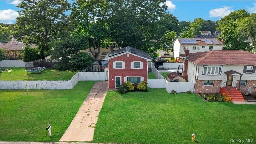 60 Lincoln Avenue Deer Park, NY 11729