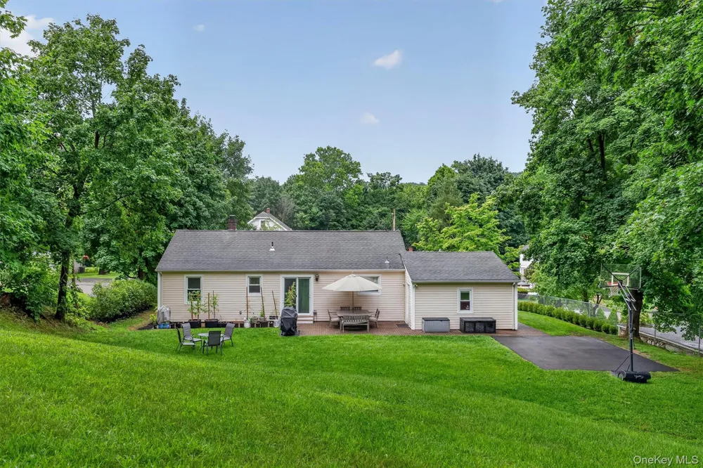 8 Durrin Avenue Cortlandt Manor, NY 10567