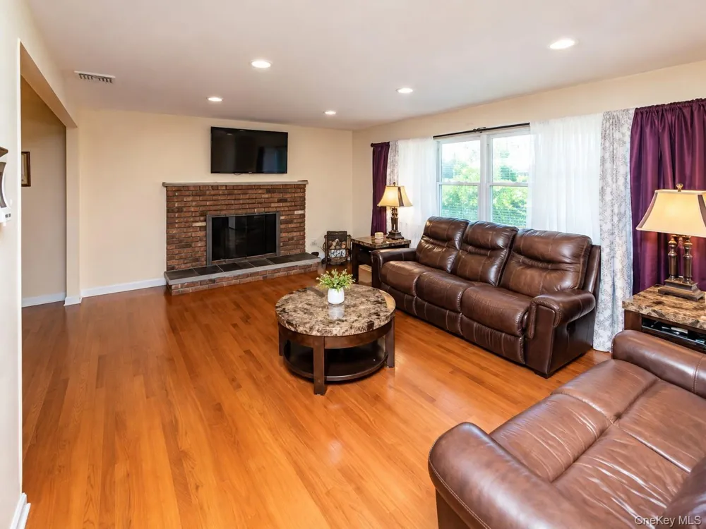 10 Roe Circle Monroe, NY 10950