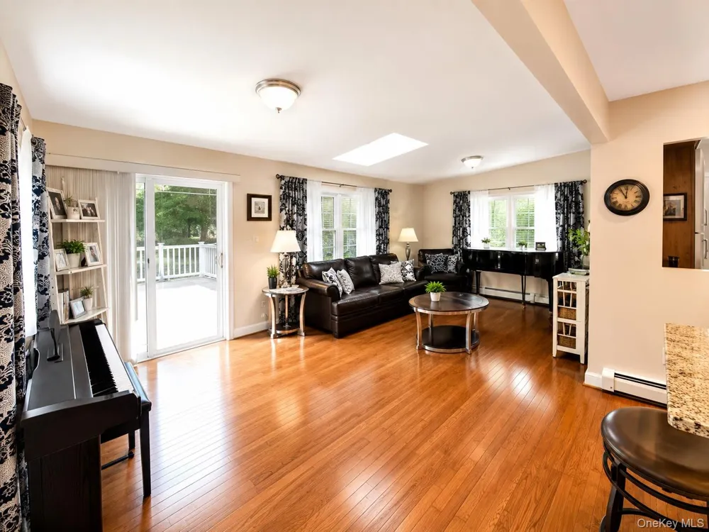 10 Roe Circle Monroe, NY 10950