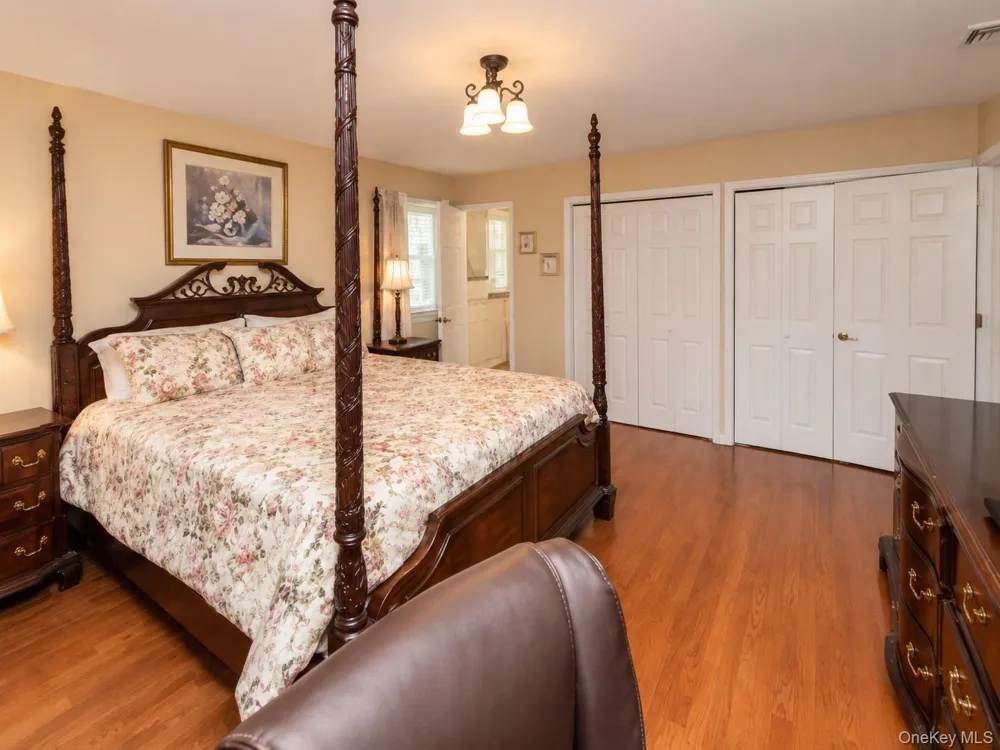 10 Roe Circle Monroe, NY 10950