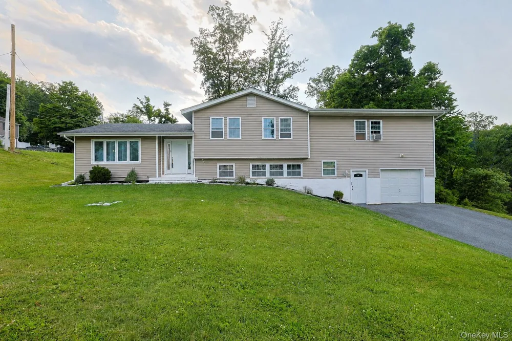 1 Forest Lane Salisbury Mills, NY 12577