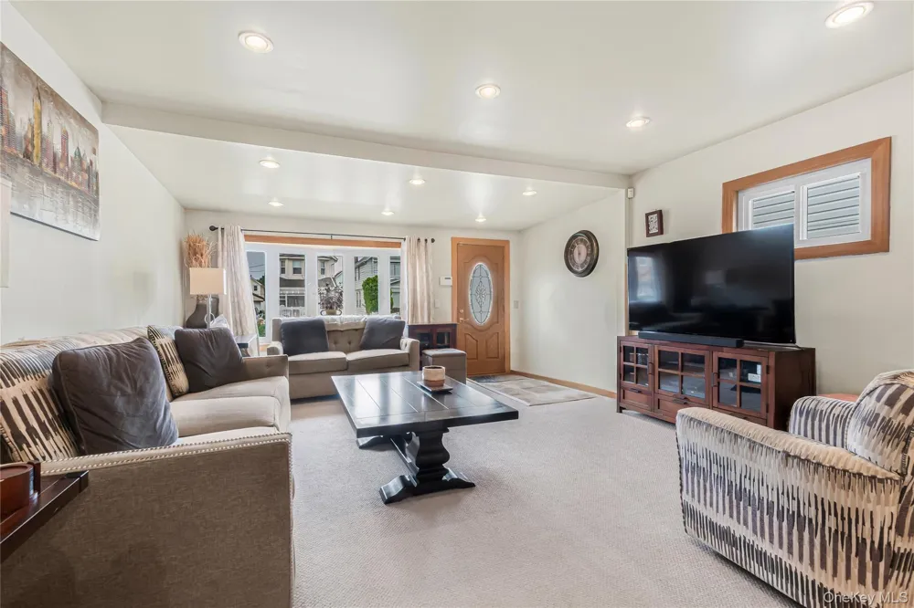 9423 209th Street Queens Village, NY 11428