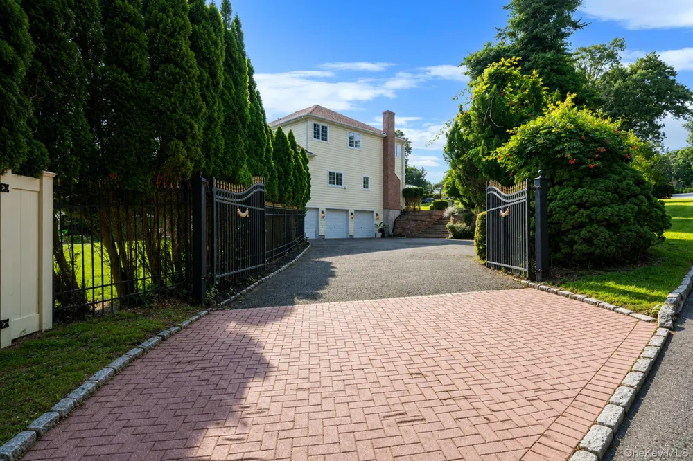 3 Dover Court Wading River, NY 11792