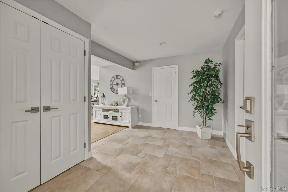 5 Juniper Lane Southampton, NY 11968