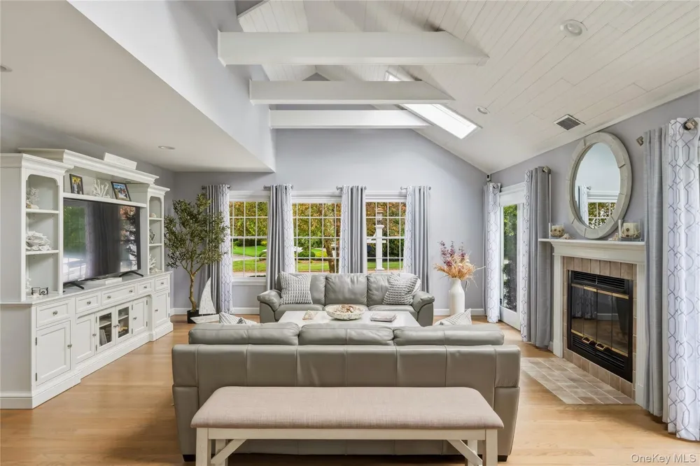 5 Juniper Lane Southampton, NY 11968