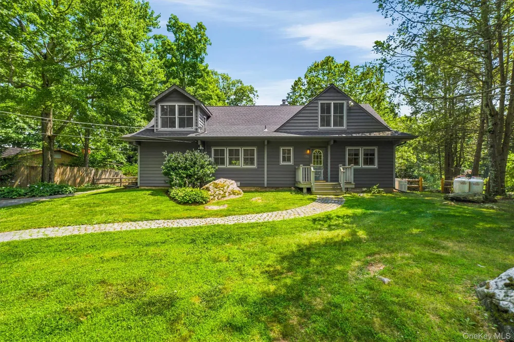 174 Lake Shore Road Putnam Valley, NY 10579