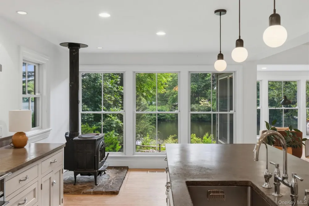 174 Lake Shore Road Putnam Valley, NY 10579