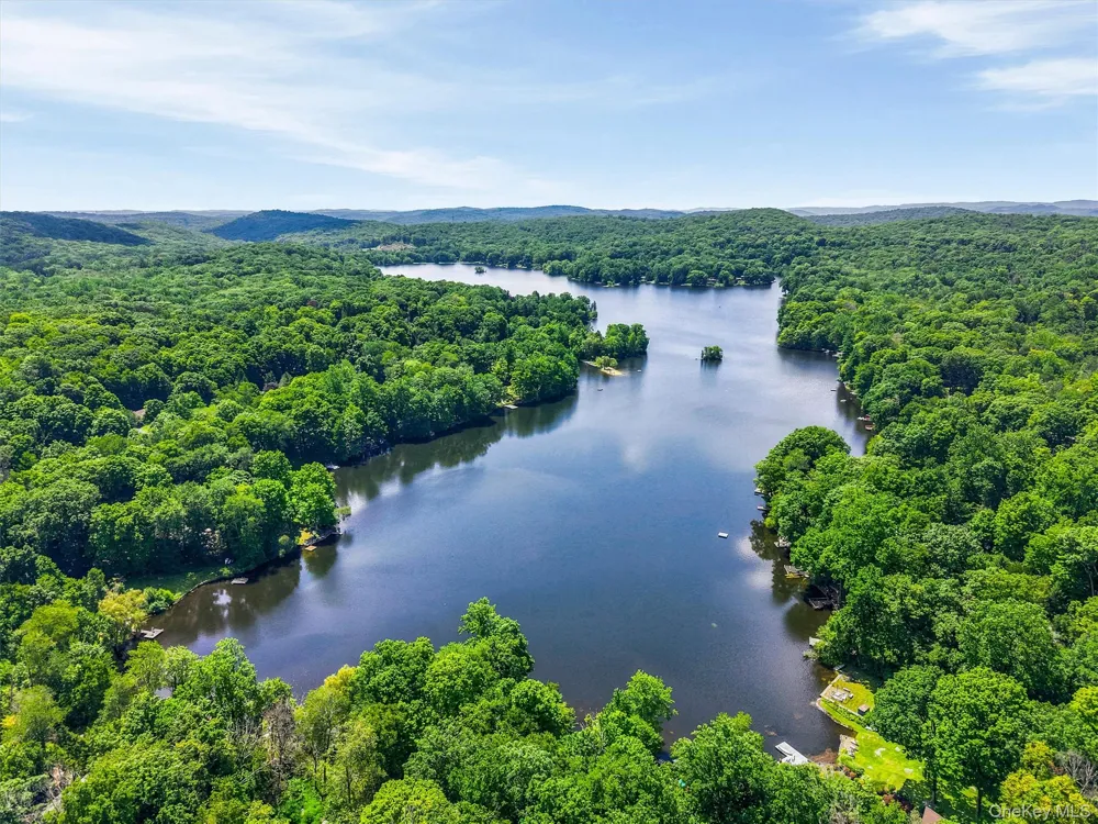 174 Lake Shore Road Putnam Valley, NY 10579