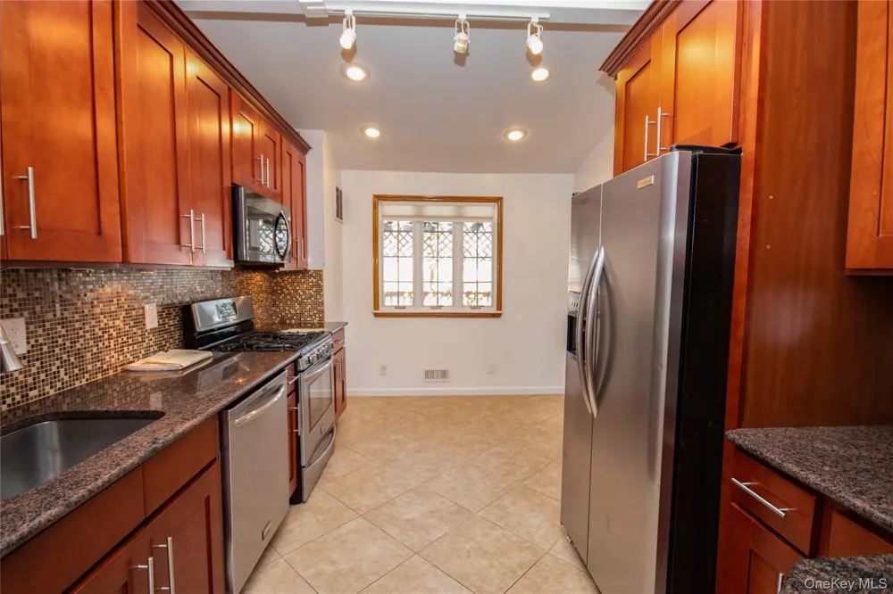 3039 Clubhouse Road Merrick, NY 11566