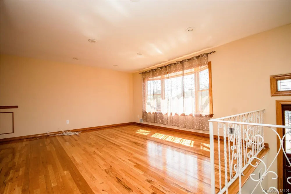 3039 Clubhouse Road Merrick, NY 11566