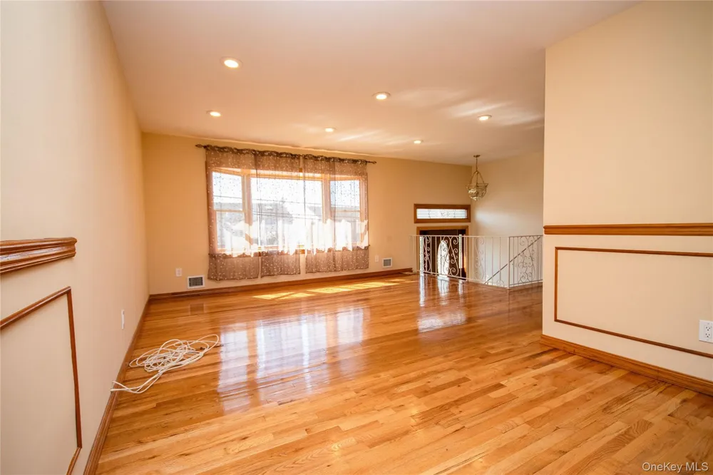 3039 Clubhouse Road Merrick, NY 11566