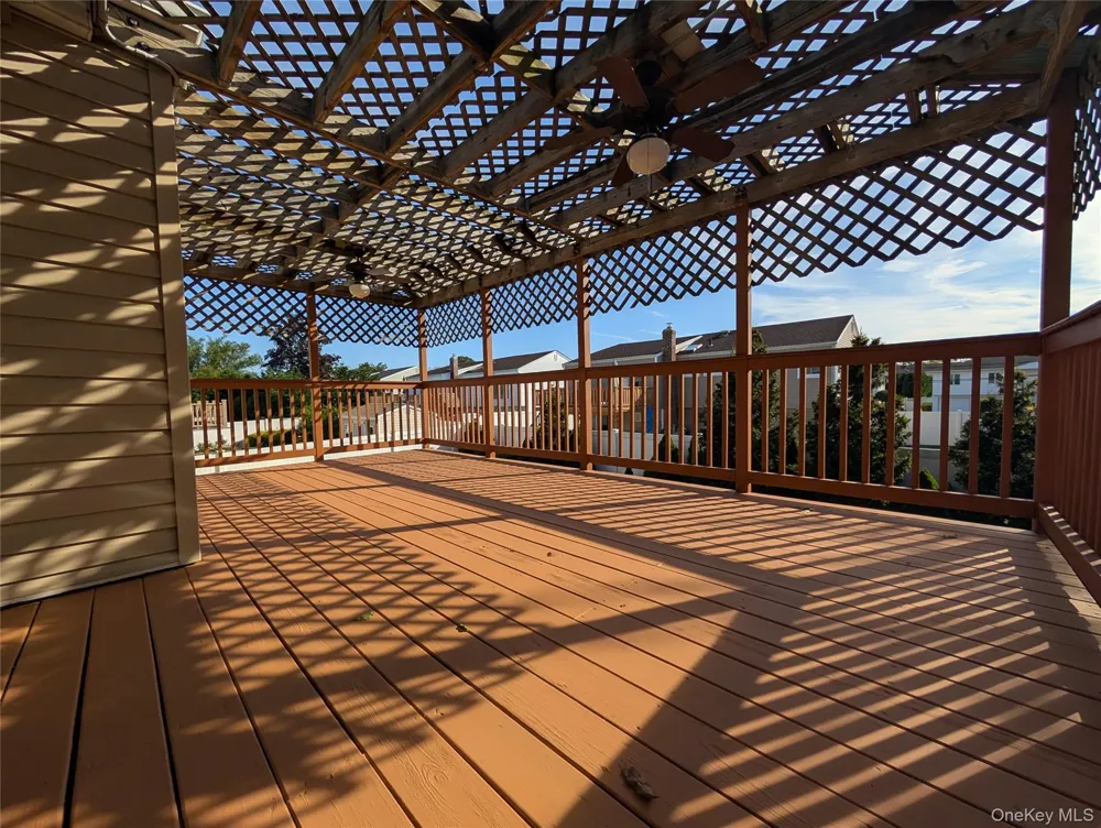 3039 Clubhouse Road Merrick, NY 11566