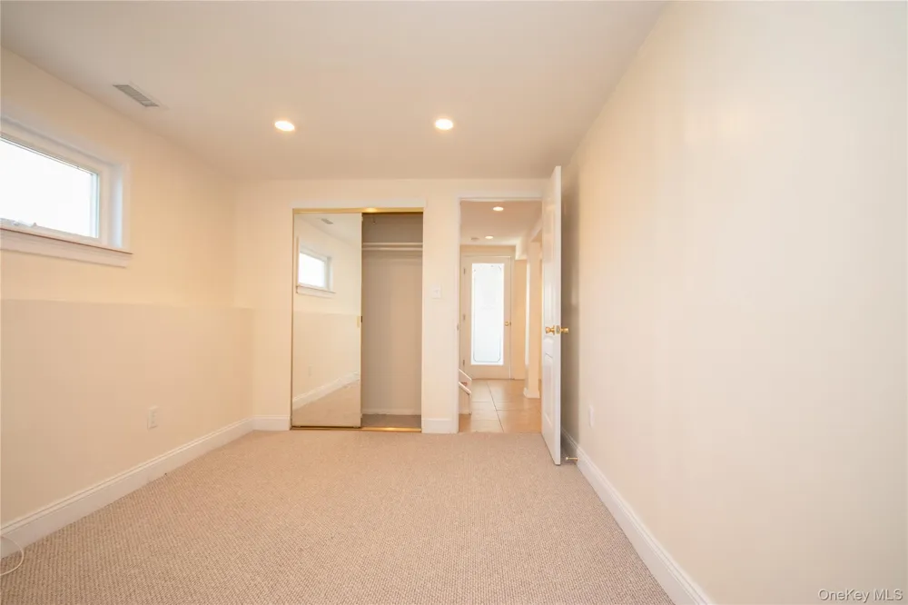 3039 Clubhouse Road Merrick, NY 11566