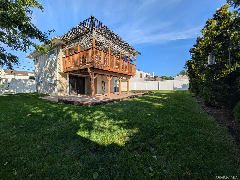 3039 Clubhouse Road Merrick, NY 11566
