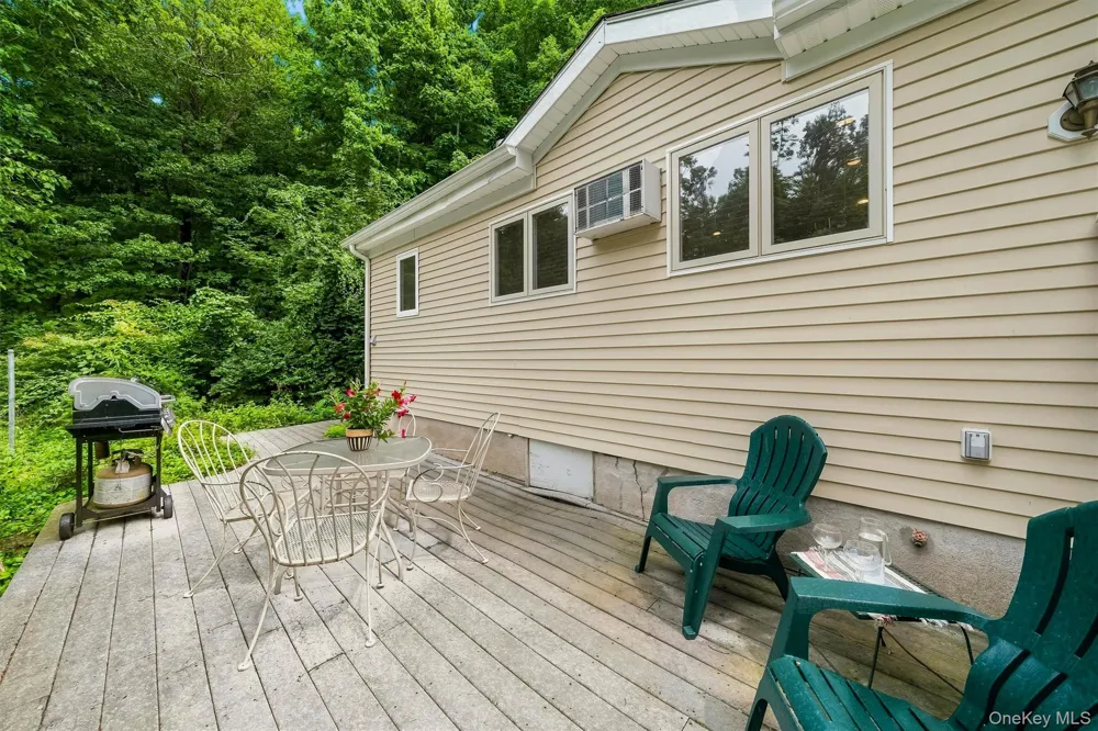 7 Locust Drive Greenwood Lake, NY 10925